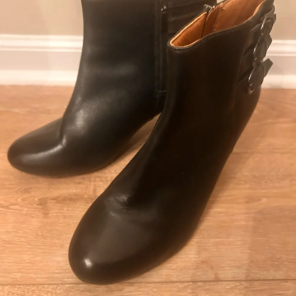Clark’s Black Leather Ankle Boots - Picture 7 of 9